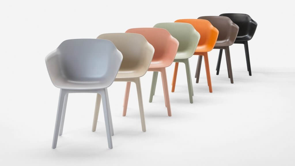 Fauteuil de réunion design avec une assise coque en plastique très solide.