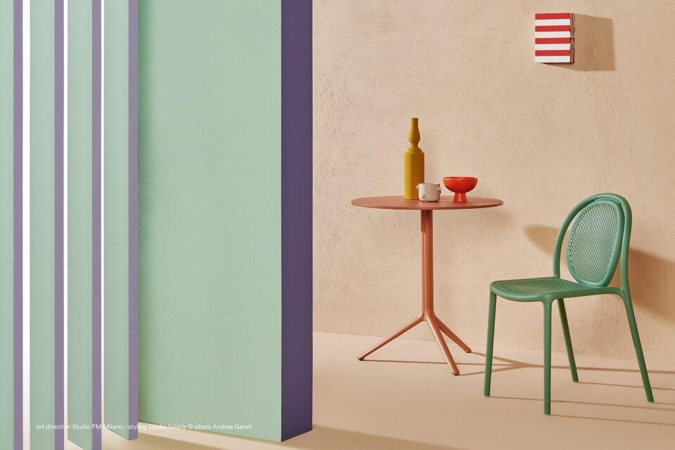 Table design avec couleur personnalisable pour les restaurants