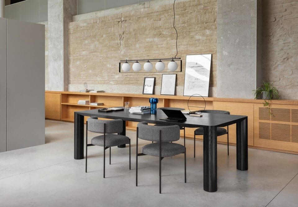Grande table de réunion design et moderne en bois teinté noir