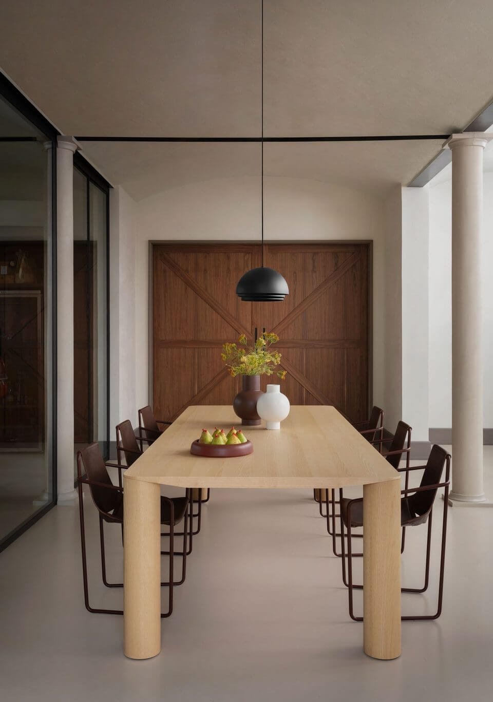 Table en bois contemporaine pour les espaces de réunion